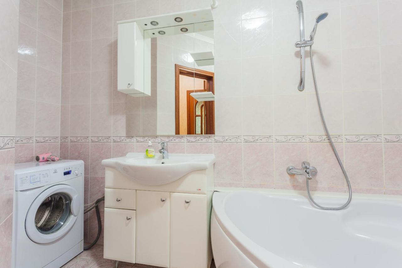 Apartment In Complex Korona On Knyazhyi Zaton 21 Kyiv Exterior photo